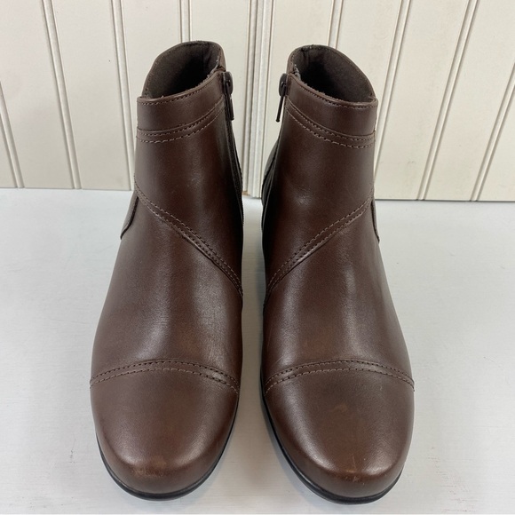 Clarks Women’s Brown Leather Zip Up Comfort Sole Approx 2” Heel Ankle Boots Sz 8 - Picture 6 of 12